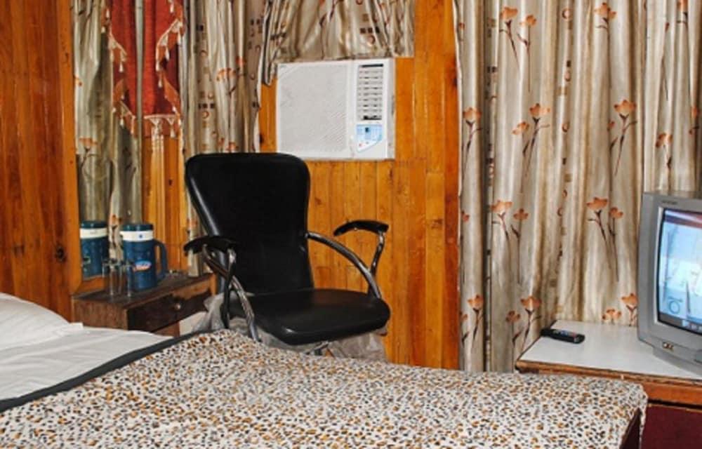 Hotel Jandyal - Room