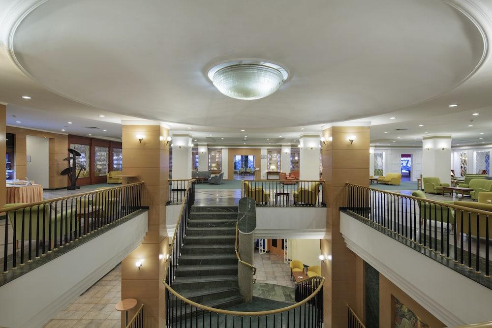 Palan Hotel - Lobby