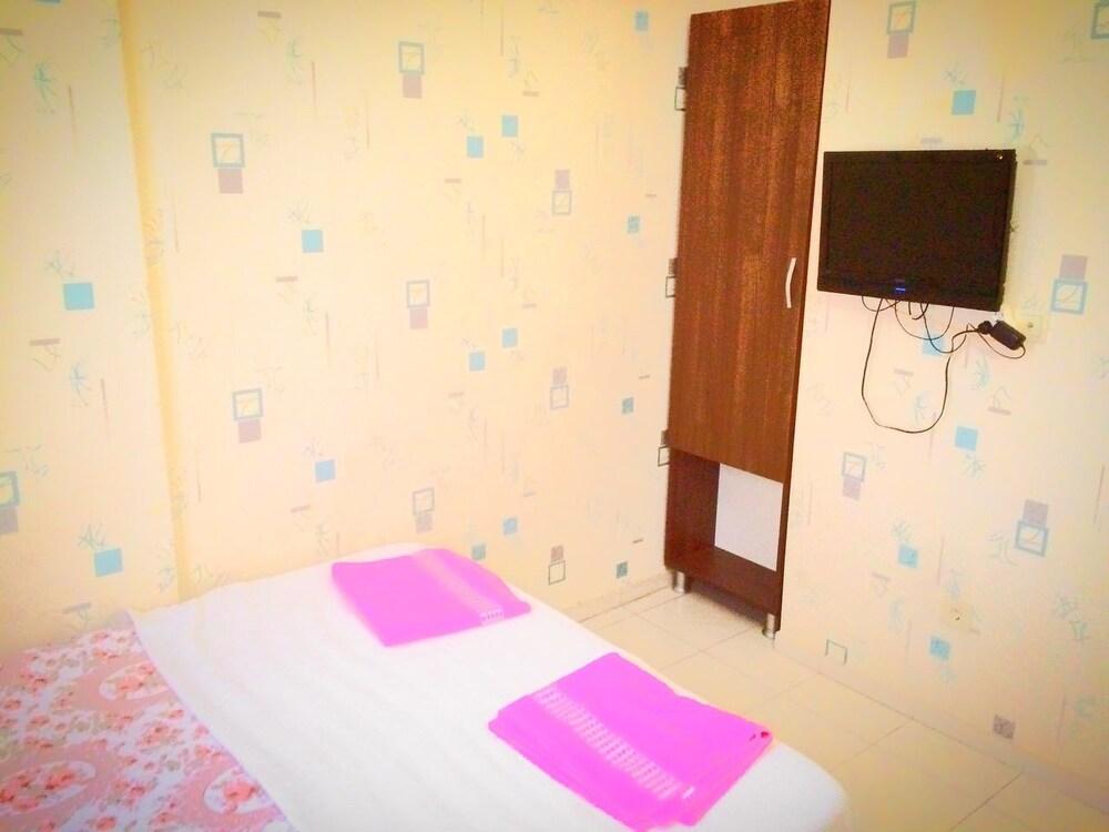 Sarampol Hotel - Room
