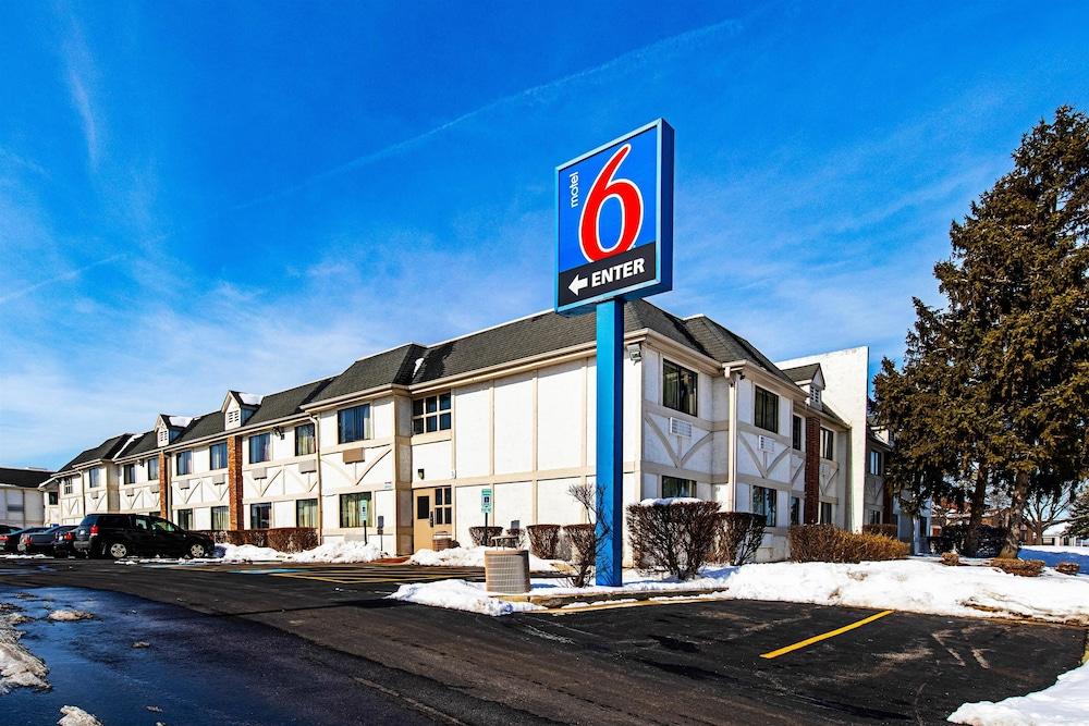 Motel 6 Palatine, IL - Chicago Northwest - Exterior
