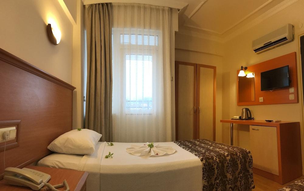 Park Marina Hotel - Room