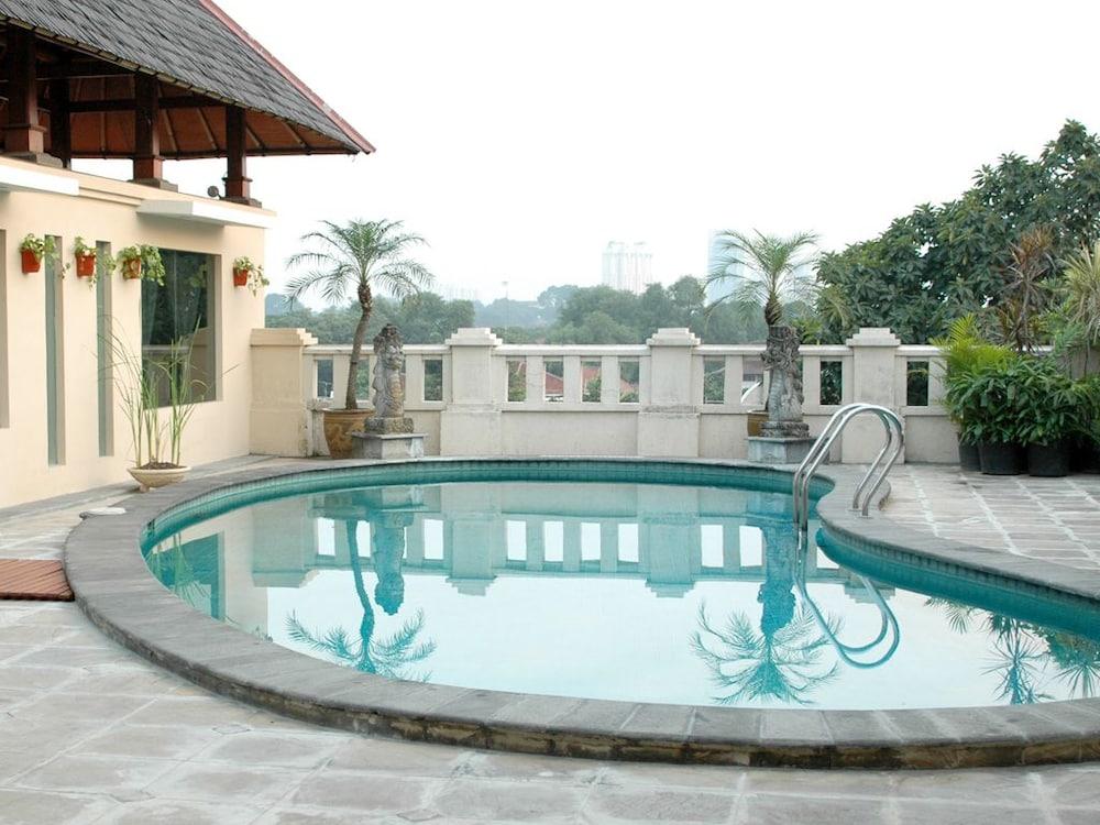 Grand Cemara Hotel - Outdoor Pool