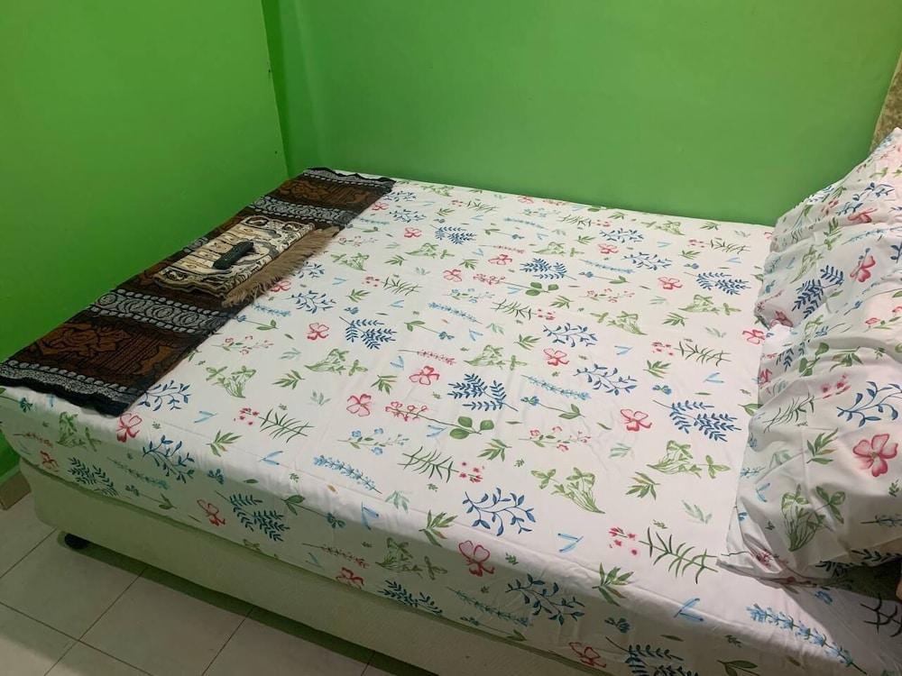 OYO 90227 Seri Tanjung Homestay - Room