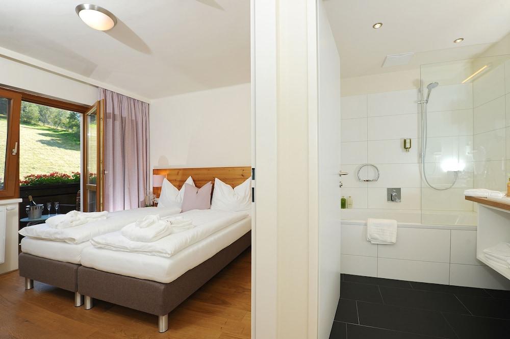 Hotel mein Neubergerhof - Room