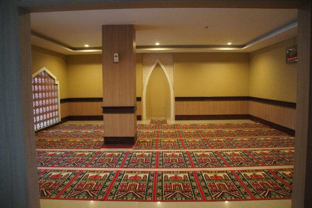 Lorin Syariah Hotel Solo - Interior Detail