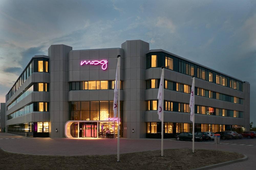 Moxy Amsterdam Schiphol Airport - Featured Image