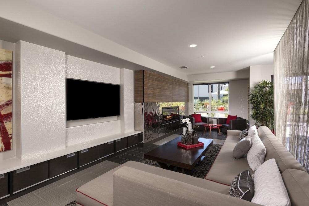 Global Luxury Suites Sunnyvale North - Lobby