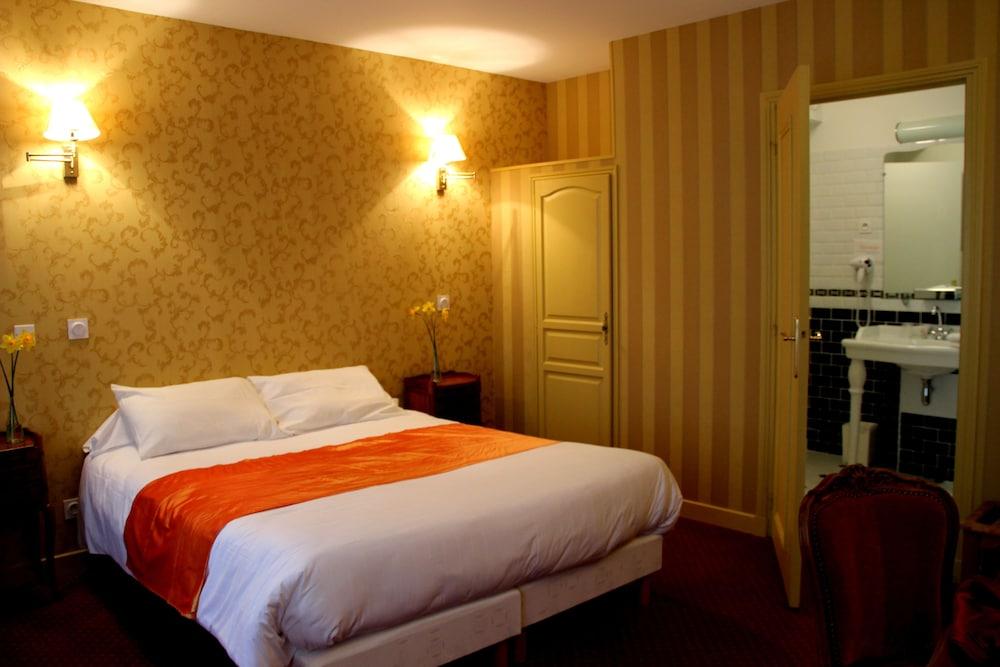 Logis Hôtel Rabelais - Guestroom