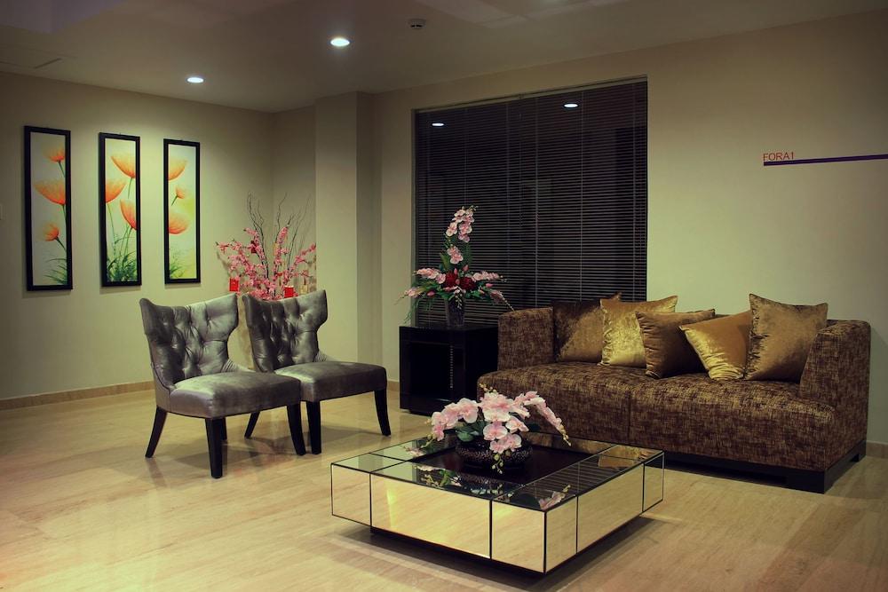 Cititel Hotel Pekanbaru - Lobby Sitting Area