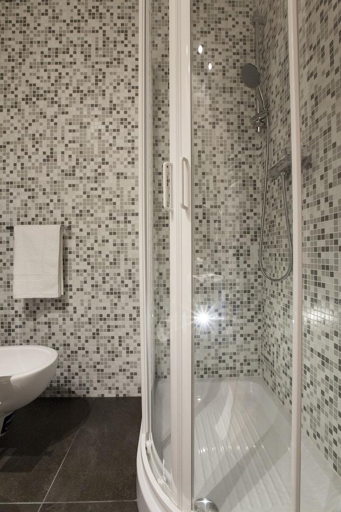 NG Guest House Roma San Pietro - Bathroom
