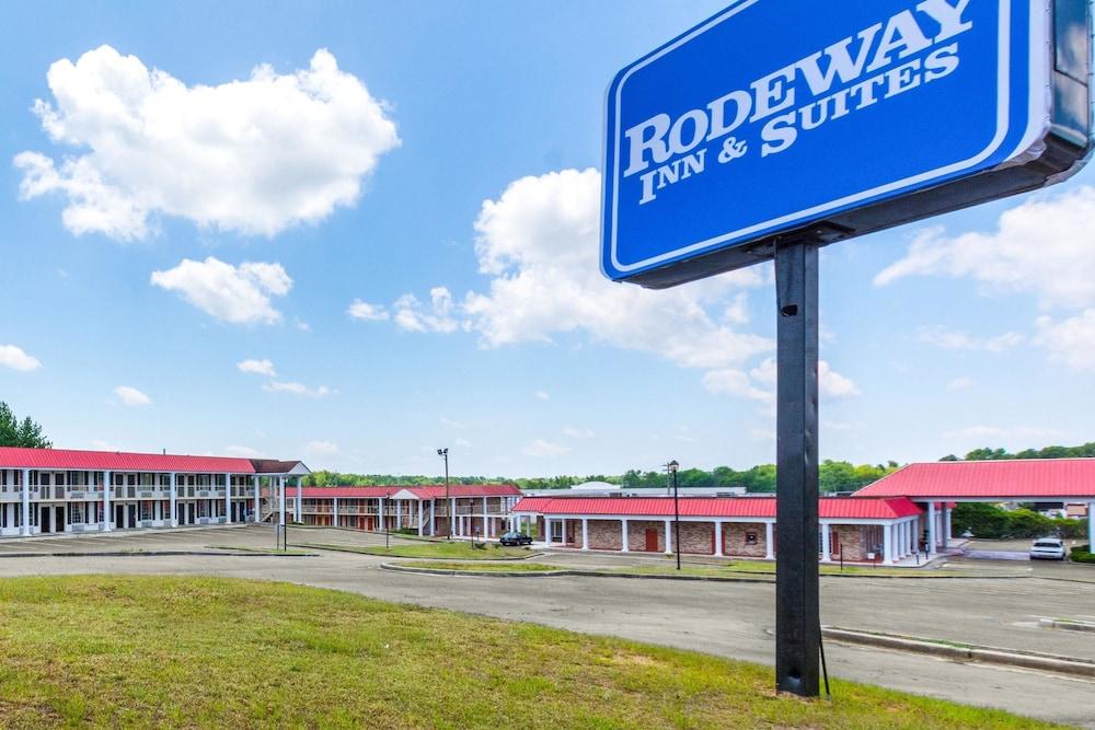 Rodeway Inn and Suites - Exterior