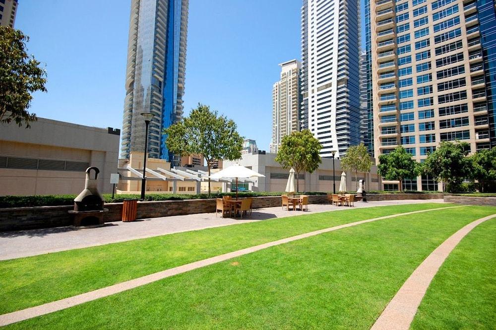 Kennedy Towers - Fairfield - Property Grounds