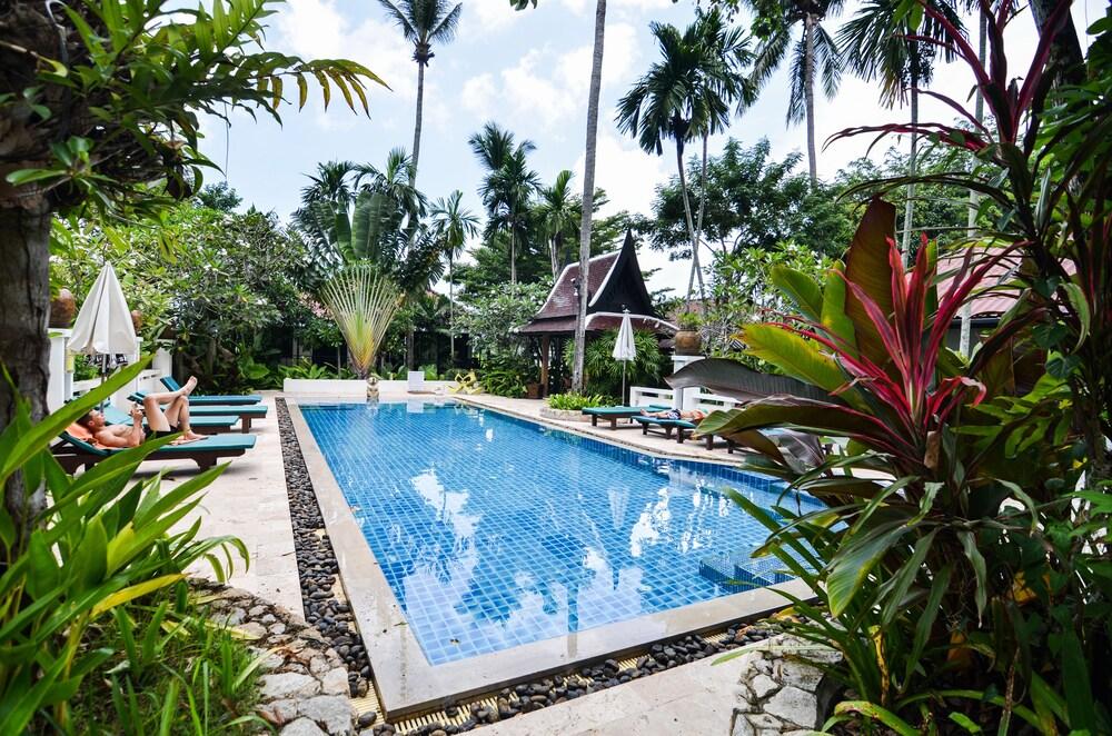 Cocoville Phuket Resort - Outdoor Pool