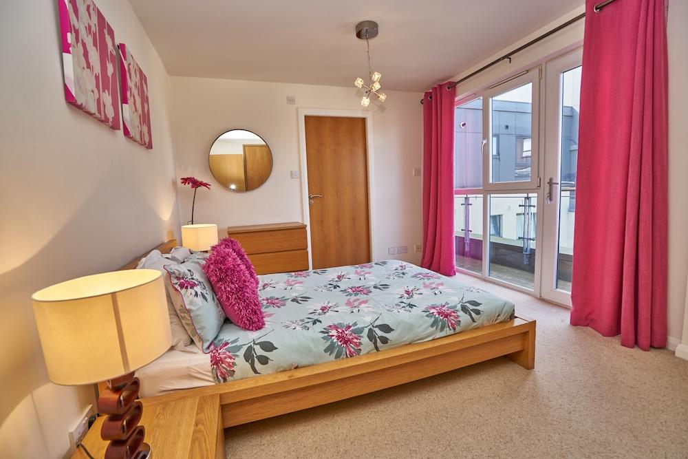 Edinburgh Pearl Apartments Lochrin Place - Room