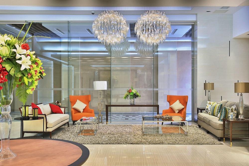 Valero Grand Suites by Swiss-Belhotel Makati - Lobby Lounge