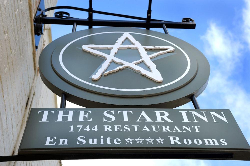The Star Inn 1744 - Exterior detail
