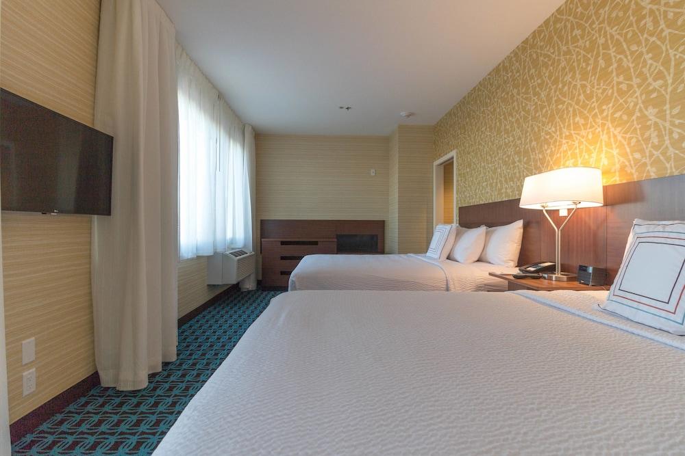 Fairfield Inn & Suites by Marriott Regina - Room