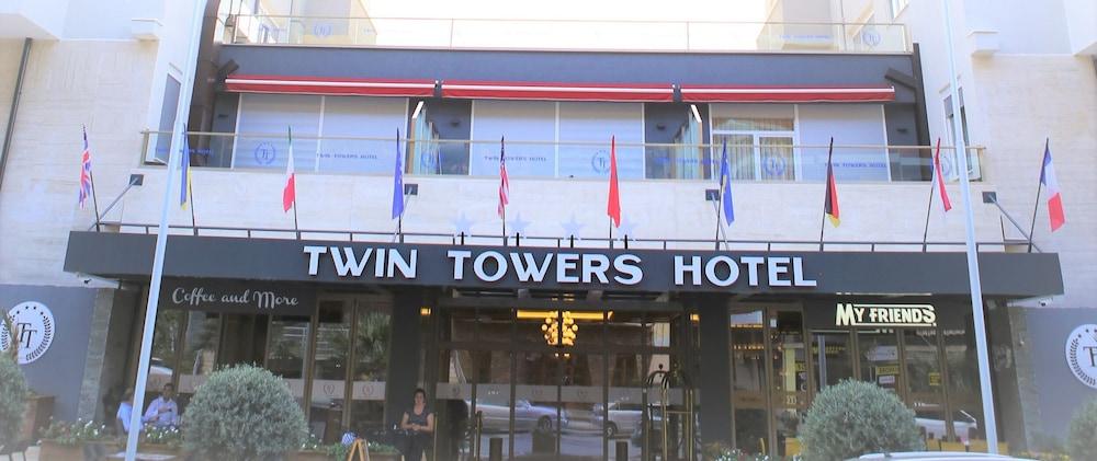 Twin Towers Hotel - Exterior detail
