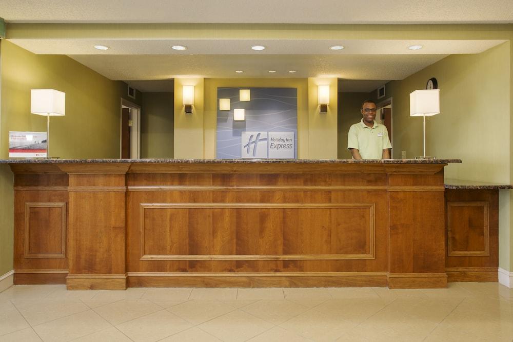 Holiday Inn Express Hotel & Suites Kalamazoo, an IHG Hotel - Exterior