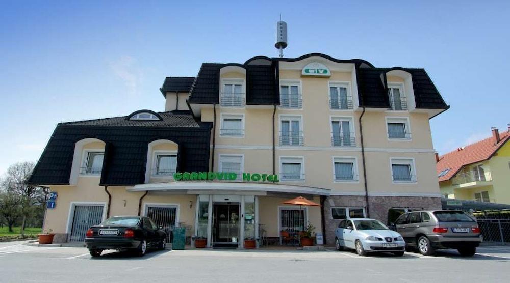 Grandvid Hotel Ljubljana - Featured Image