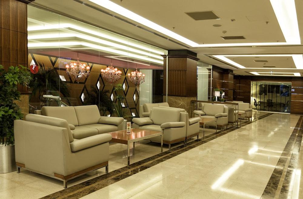 Ramada Plaza by Wyndham Izmit - Lobby Lounge
