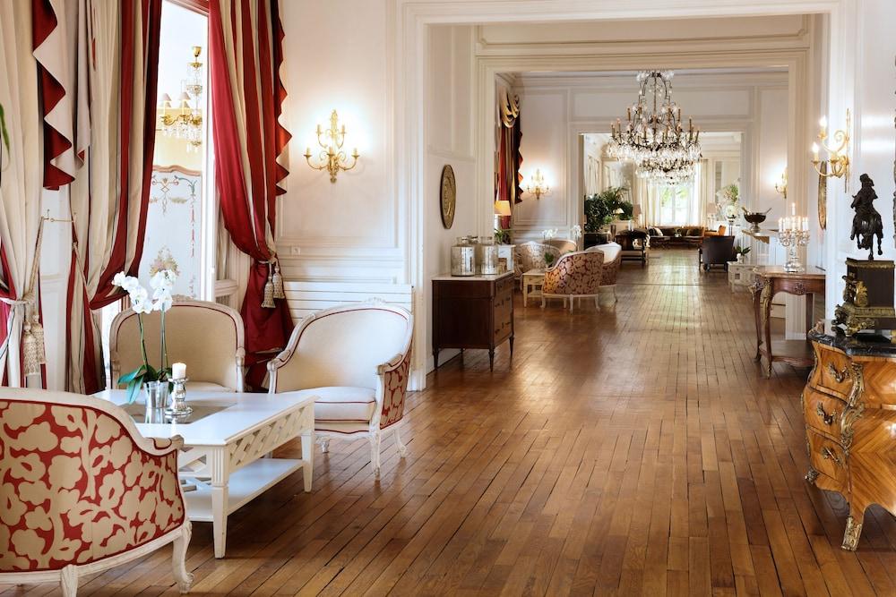 Pavillon Henri IV – Hotel Restaurant Terrasse - Lobby Lounge