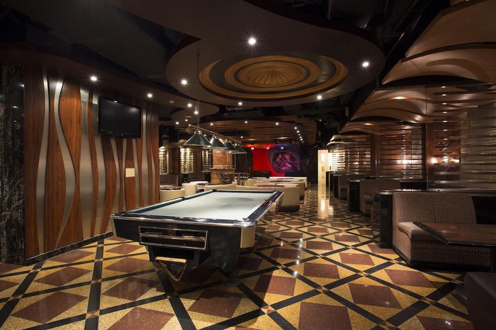 Classic Hotel - Billiards