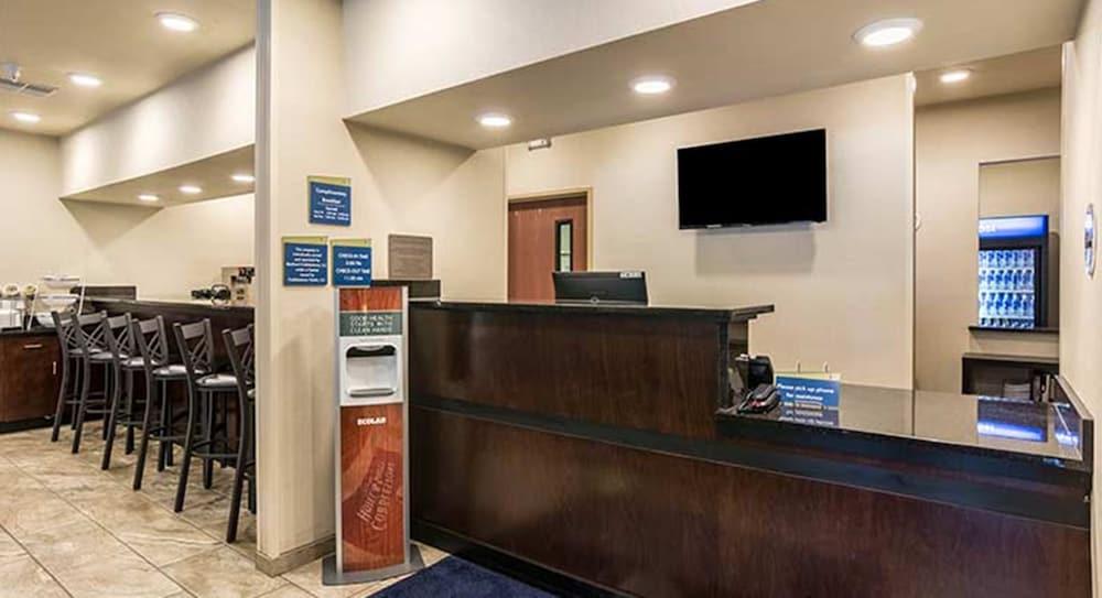 Cobblestone Hotel & Suites - Erie - Check-in/Check-out Kiosk