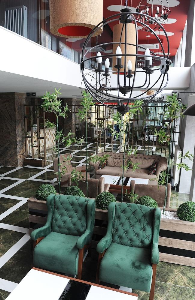 Neba Royal Hotel - Lobby Sitting Area