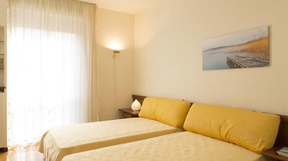 Fiera Monterosa 11 Apartment - Room