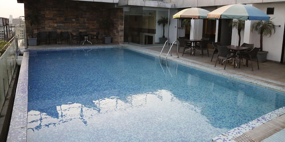 Hotel Yogi Midtown - Rooftop Pool