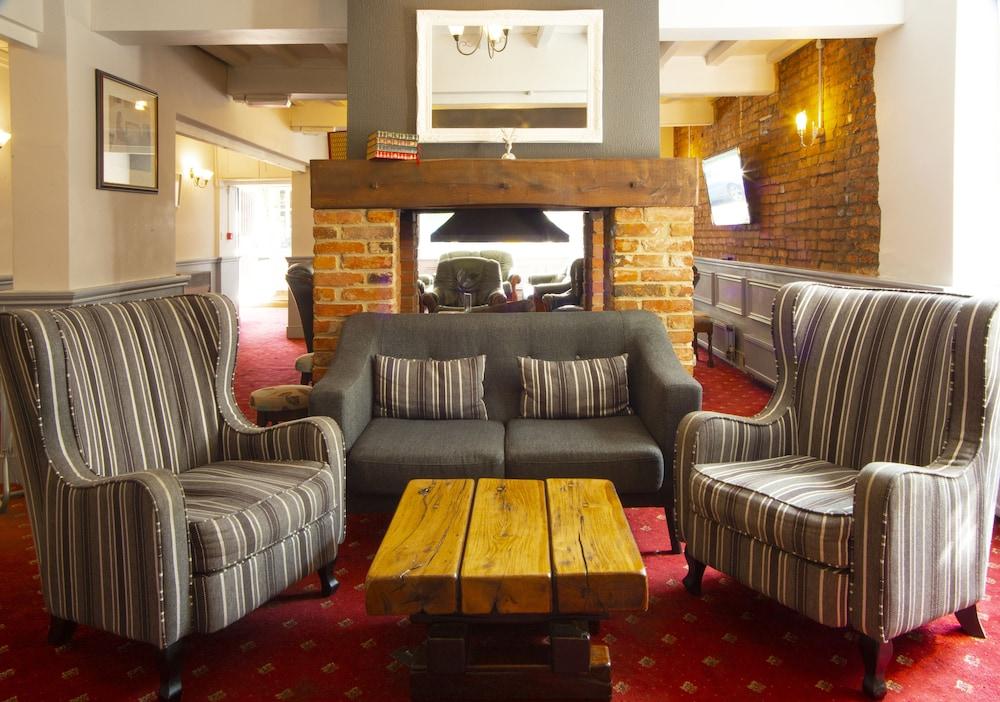 The Cedars Hotel & Restaurant - Lobby Lounge