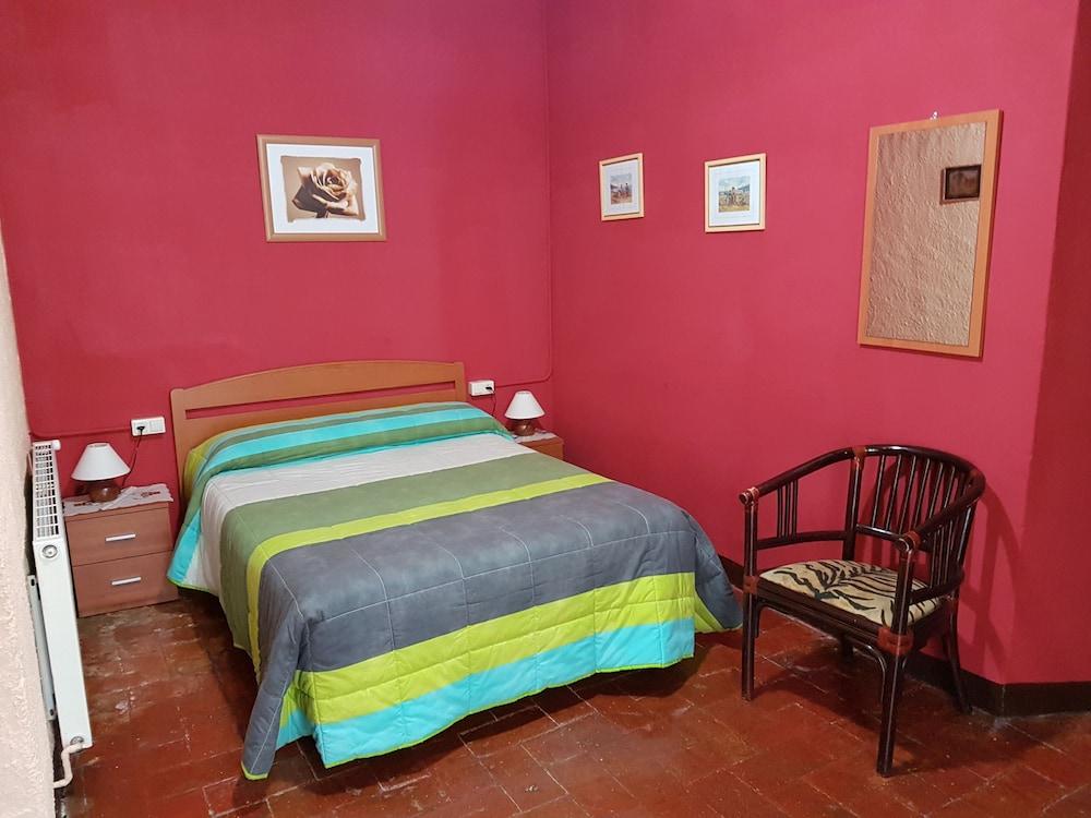 Camping i Hotel la Soleia d'Oix - Featured Image