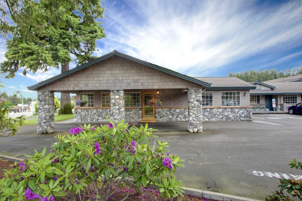 Poulsbo Inn & Suites - Featured Image