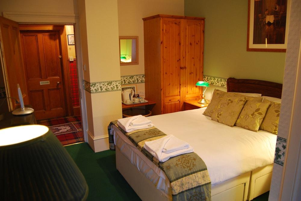 Royston Guest House - Room