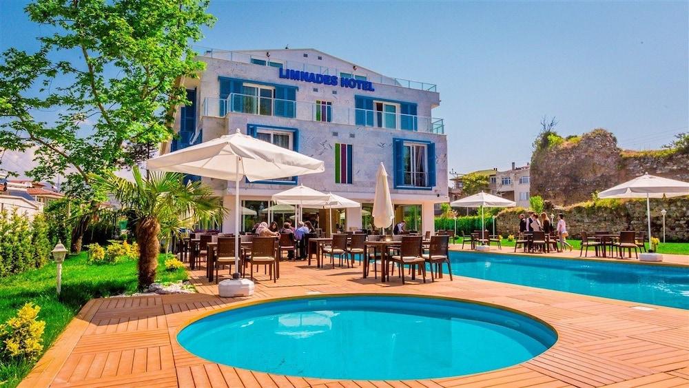Limnades Hotel - Outdoor Pool