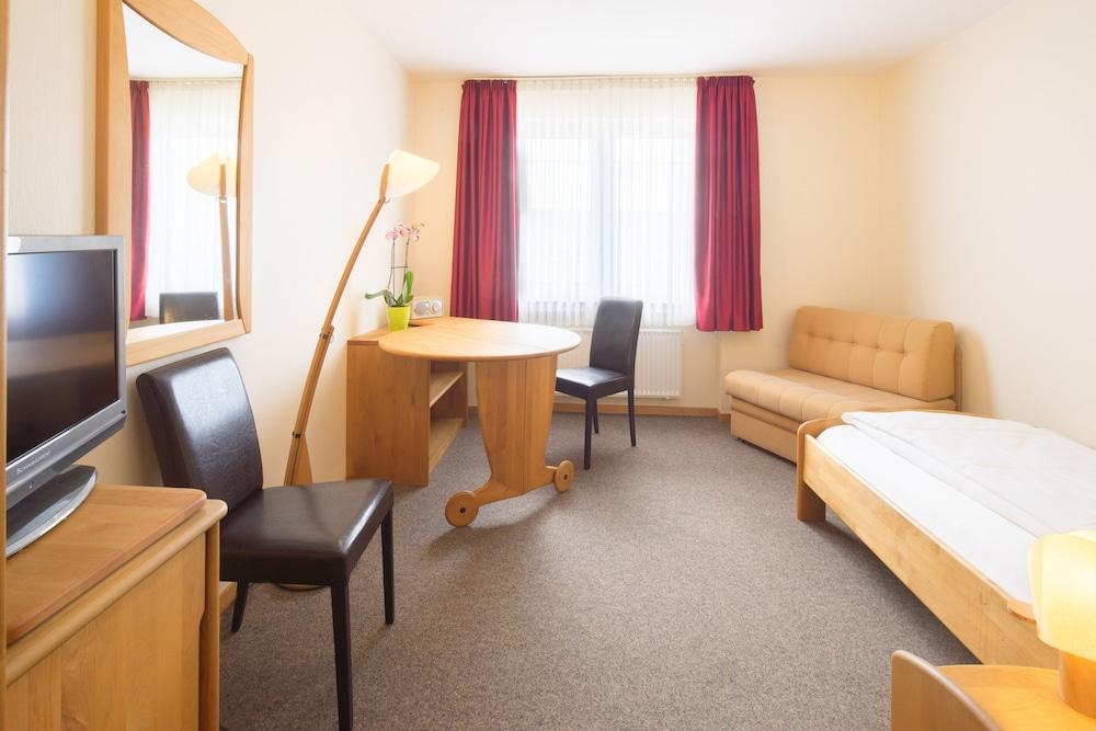Garni-Hotel Bonnem-Inn - Room