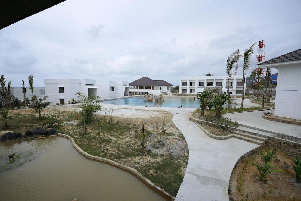 Kahyangan Resort - Property Grounds