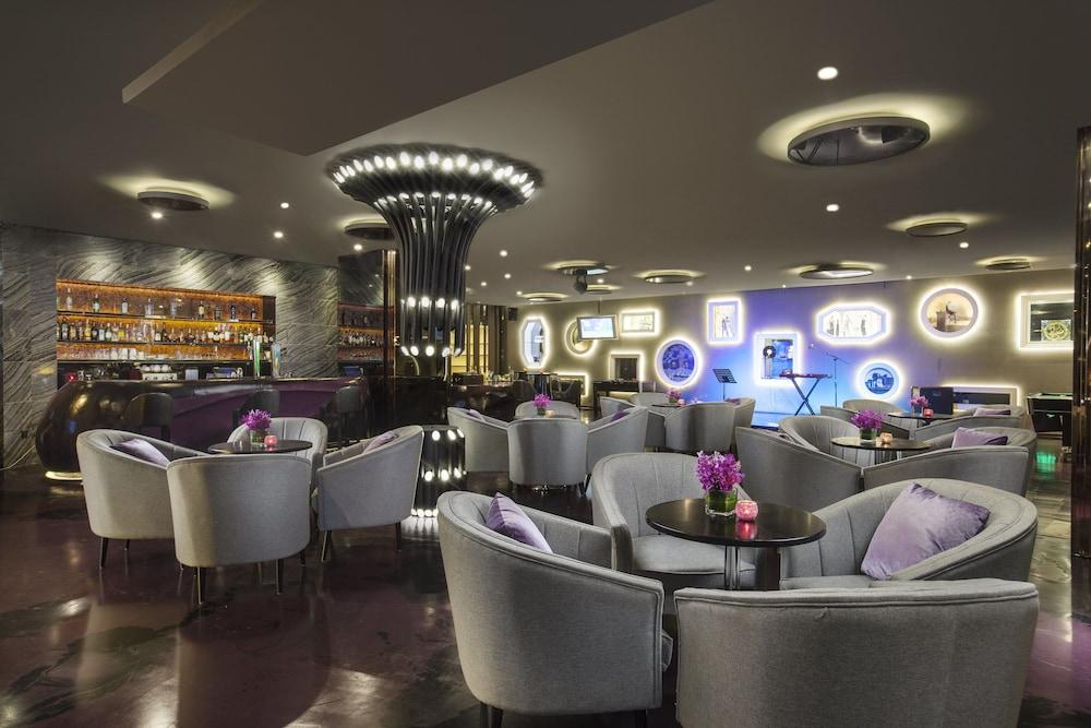Crowne Plaza Shanghai Pudong, an IHG Hotel - Lobby Lounge
