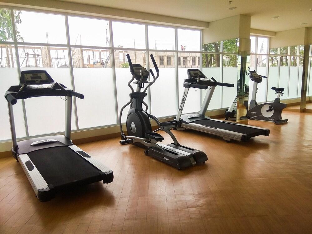Comfortable Studio (No Kitchen) Apartment at Mustika Golf Residence - Fitness Facility