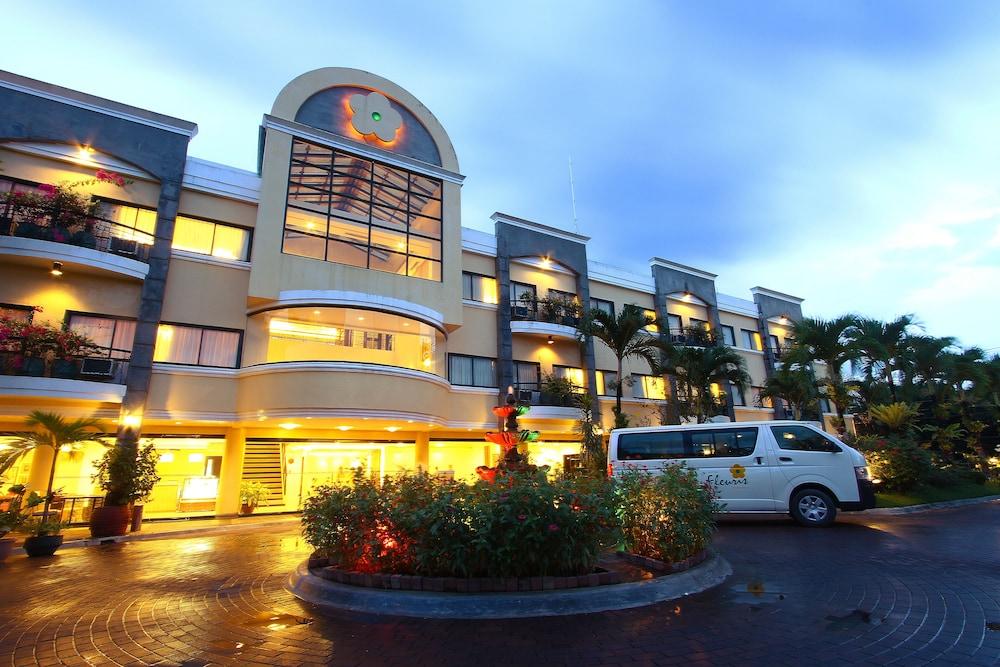 Hotel Fleuris Palawan - Exterior
