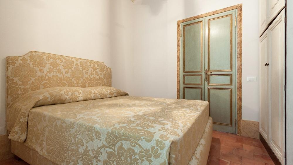 Rental in Rome Banchi Vecchi Terrace - Room