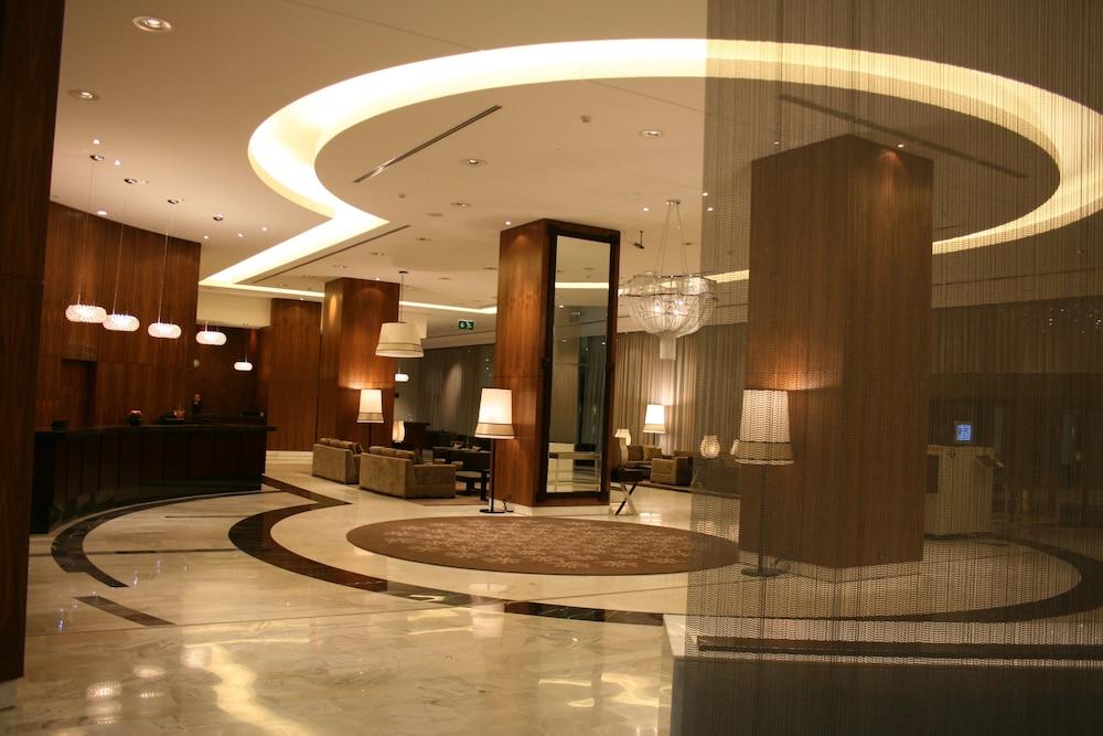 Hotel El Aurassi - Lobby Sitting Area