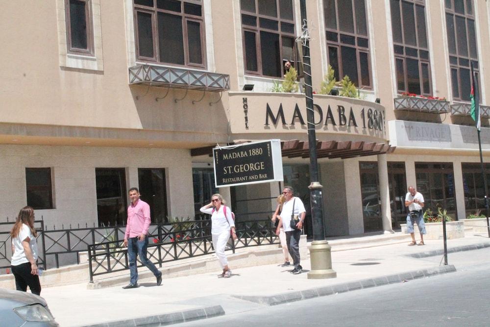 فندق مادبا 1880 - Hotel Entrance