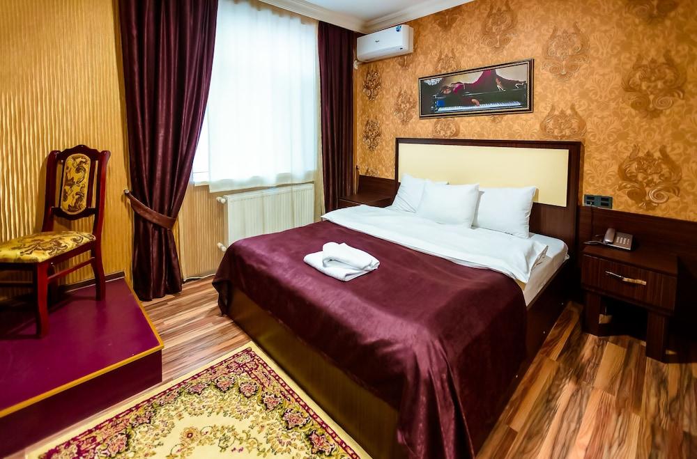 Renessans Hotel Baku - Featured Image