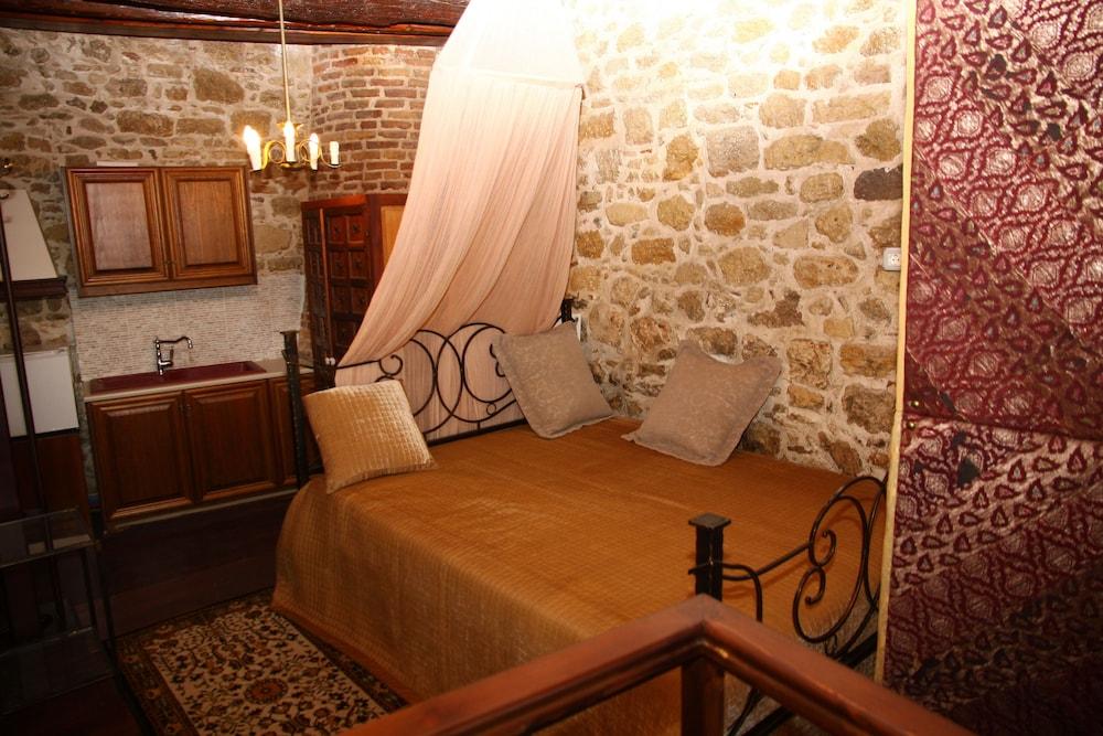 Traditional Cretan Houses - Room