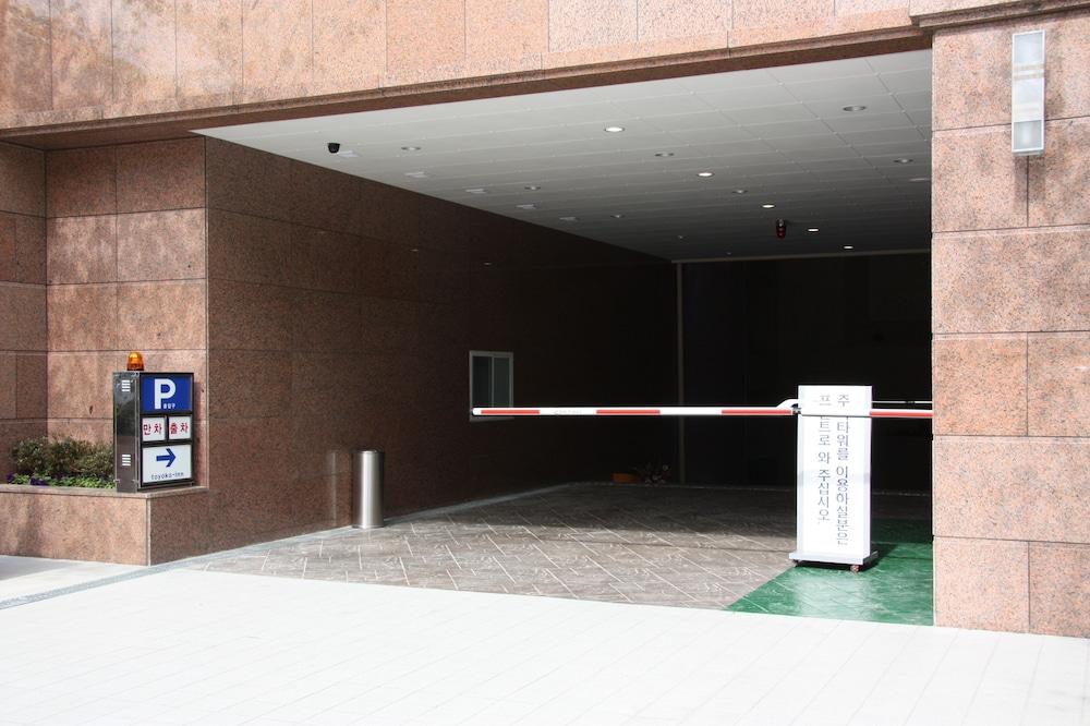Toyoko Inn Busan Jungang Station - Exterior