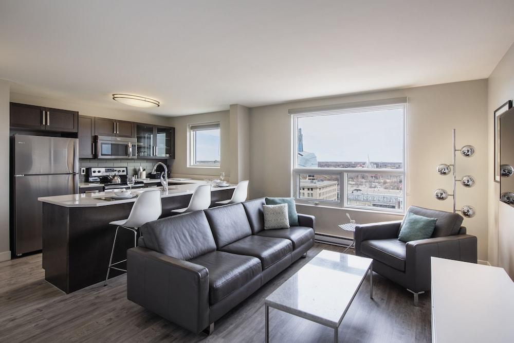 Fort Garry Place Furnished Suites - City View