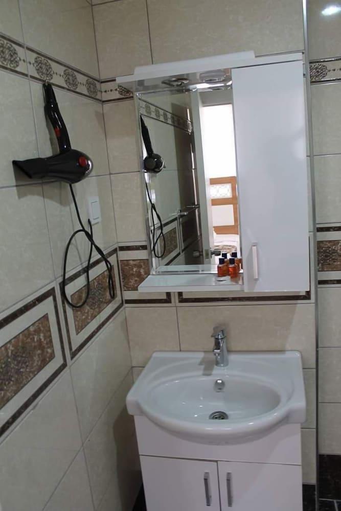 Doruk Hotel - Bathroom Sink