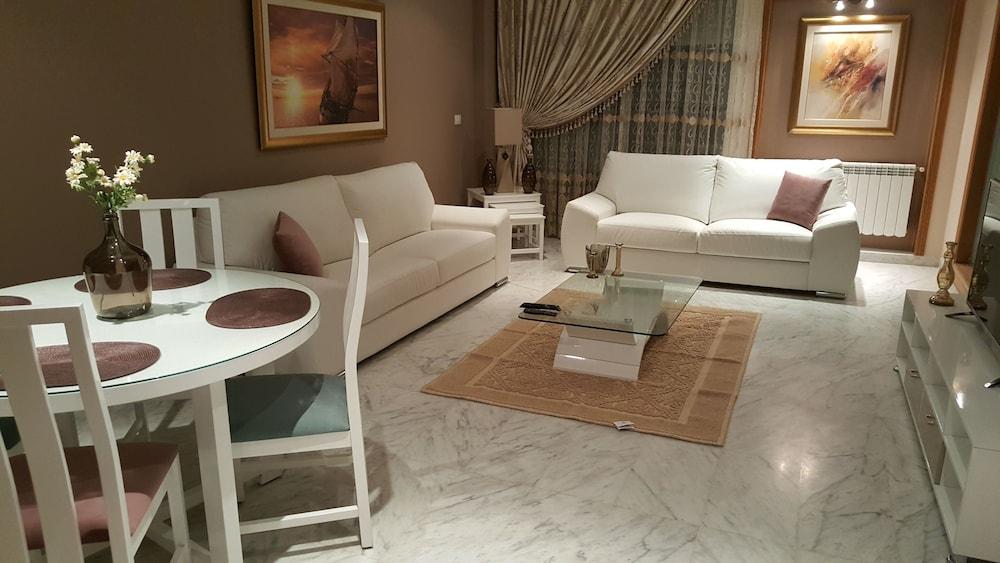 Prime Homes - Residence Cordoba - Living Room